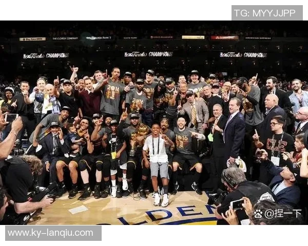 湖人队史半场30表现回顾科比领衔詹姆斯奥尼尔共鸣