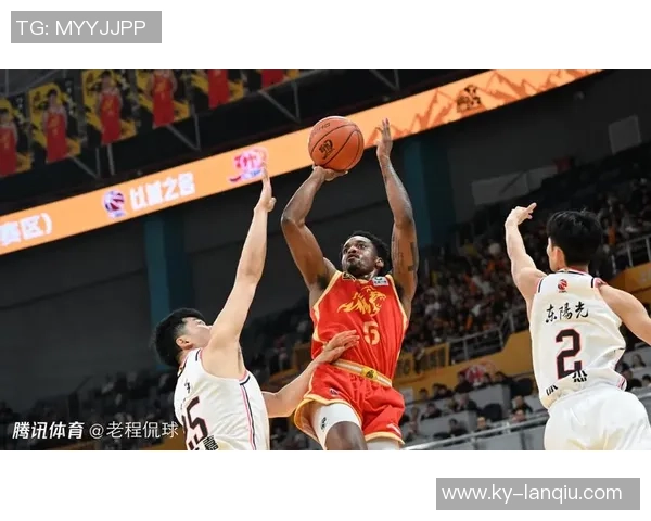 布朗谈连续得分30纪录终结强调团队胜利与为队友创造机会的重要性