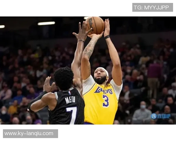 韦尔表现出色9投6中贡献12分7篮板1次抢断和1次盖帽