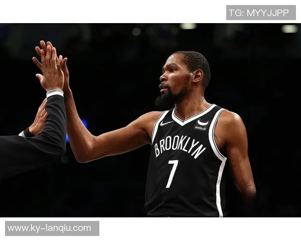 杜兰特谈半场四次犯规影响防守表现表达对限制风格的不满与反感